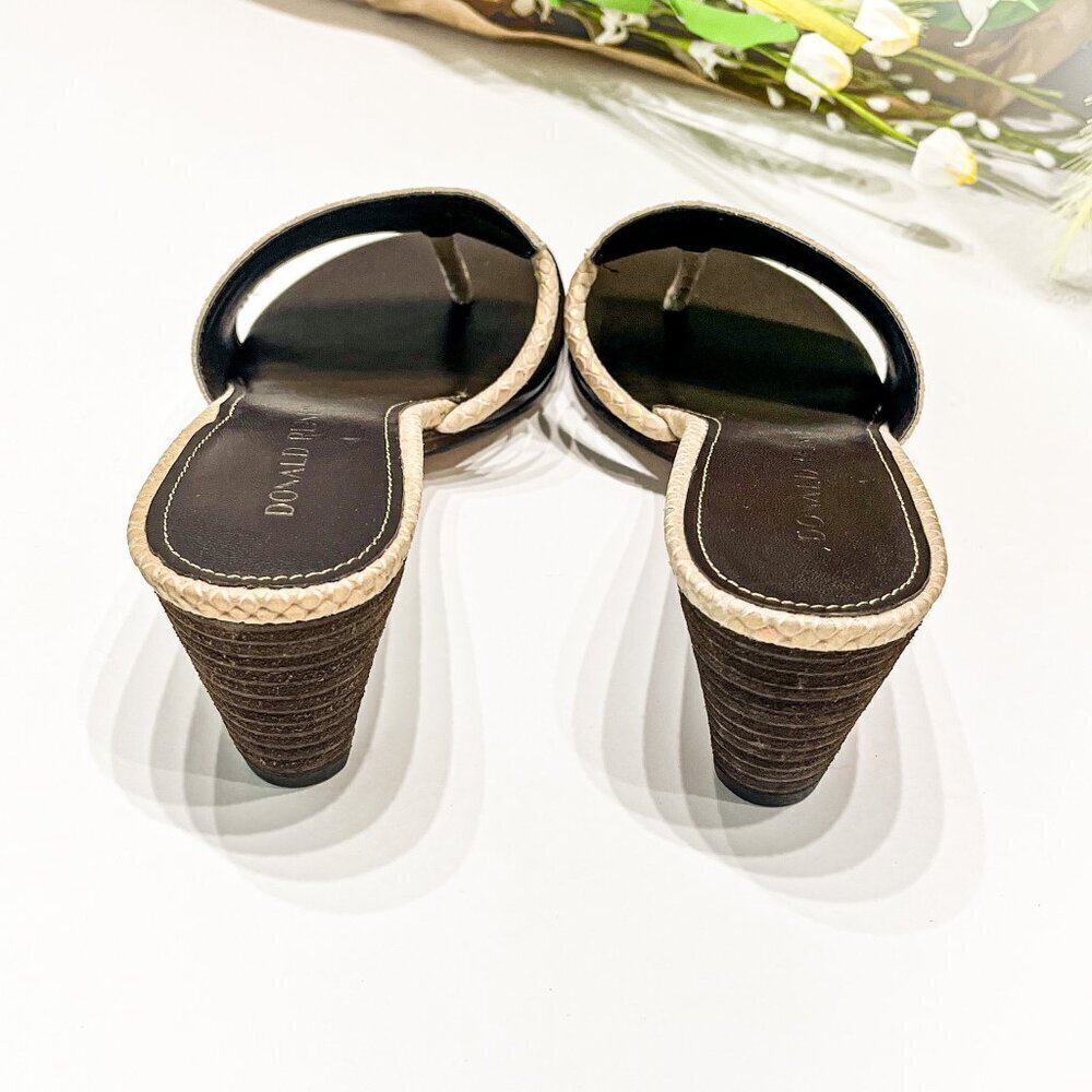 Donald Pliner VIIM Neutral Taupe (Praline) Snake Skin Sandals, NWOT, Size: 7M - Picture 3 of 9